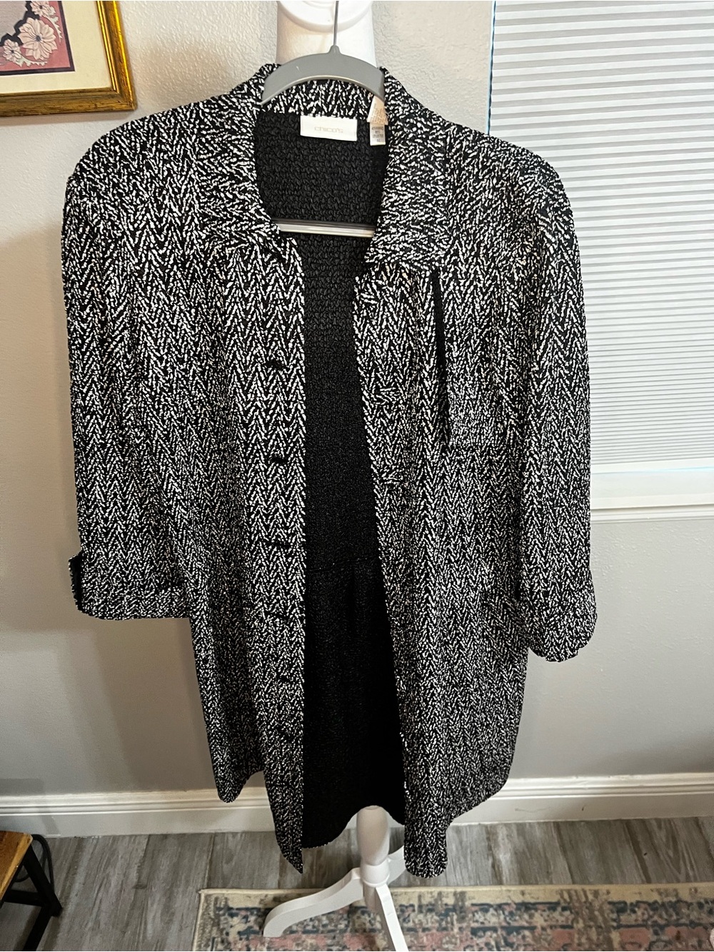 Chico's Design Black & White Coat
Dress Size 2 Stretch Crinkle lightweight - Picture 2 of 14